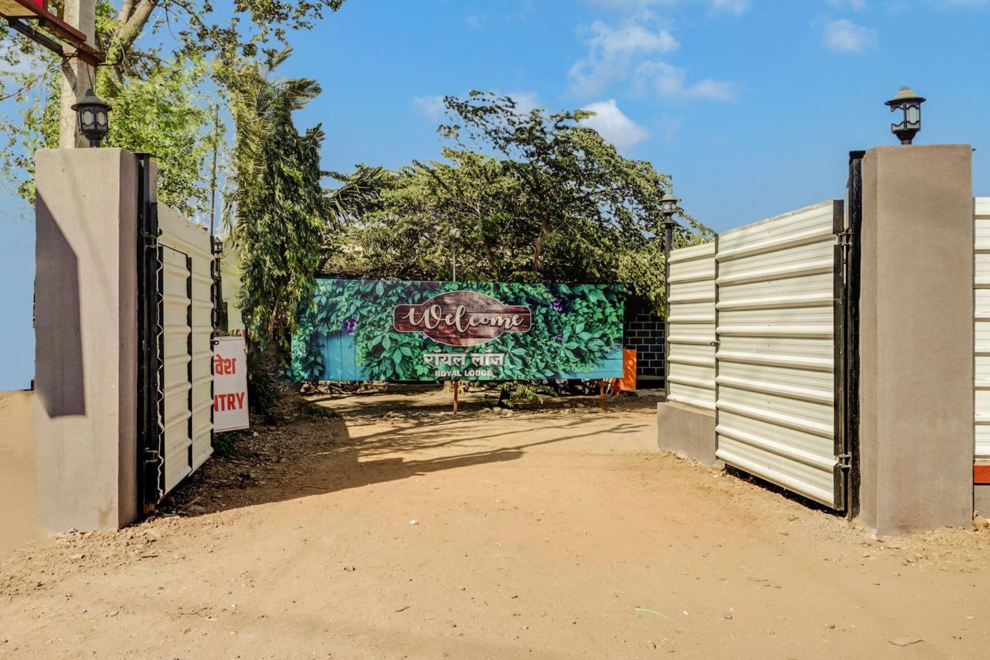 Hotel O Royal Lodge Koregaon Exterior photo